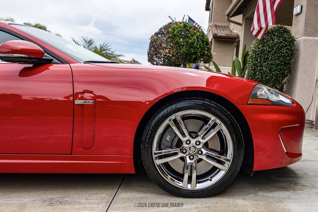 Used 2010 Jaguar XKR R RWD image 11