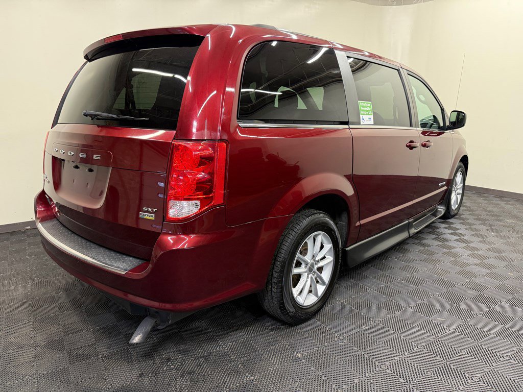 Used 2019 Dodge Grand Caravan SXT FWD image 24