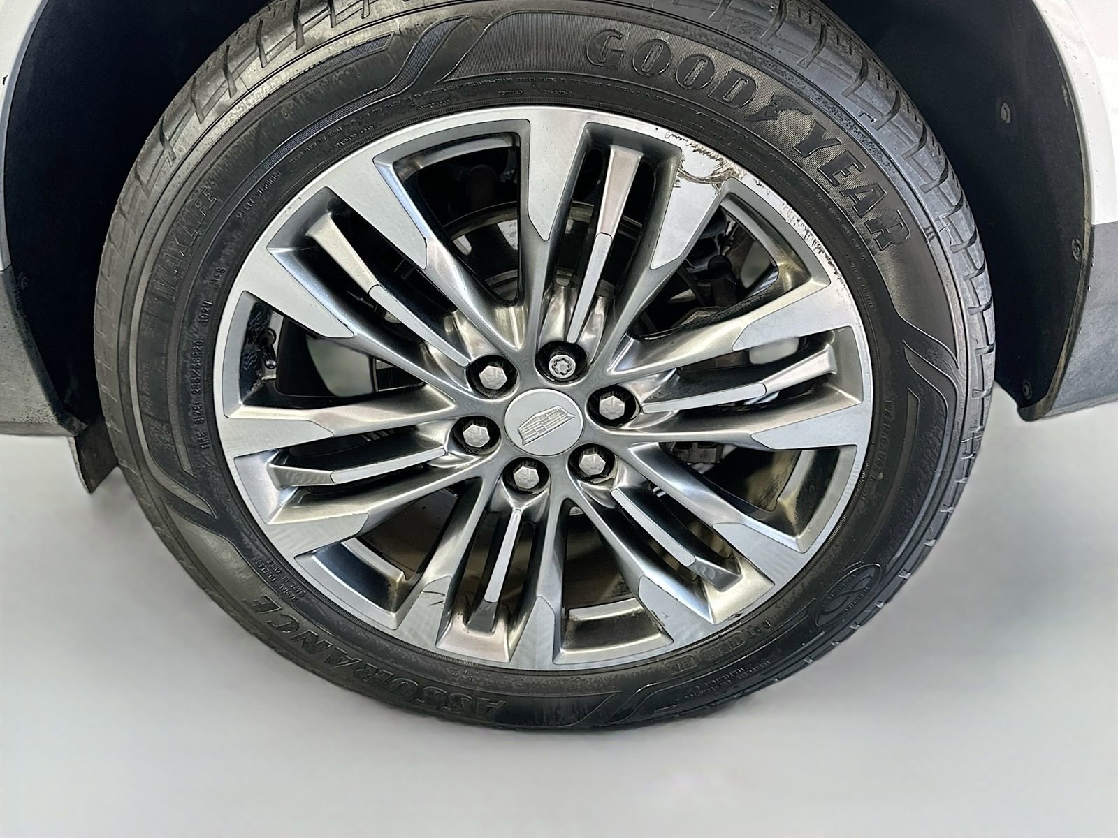 Used 2018 Cadillac XT5 Premium Luxury FWD image 32
