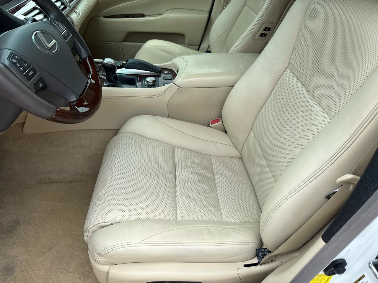 Used 2013 Lexus LS 460 w/ Comfort Pkg RWD image 36
