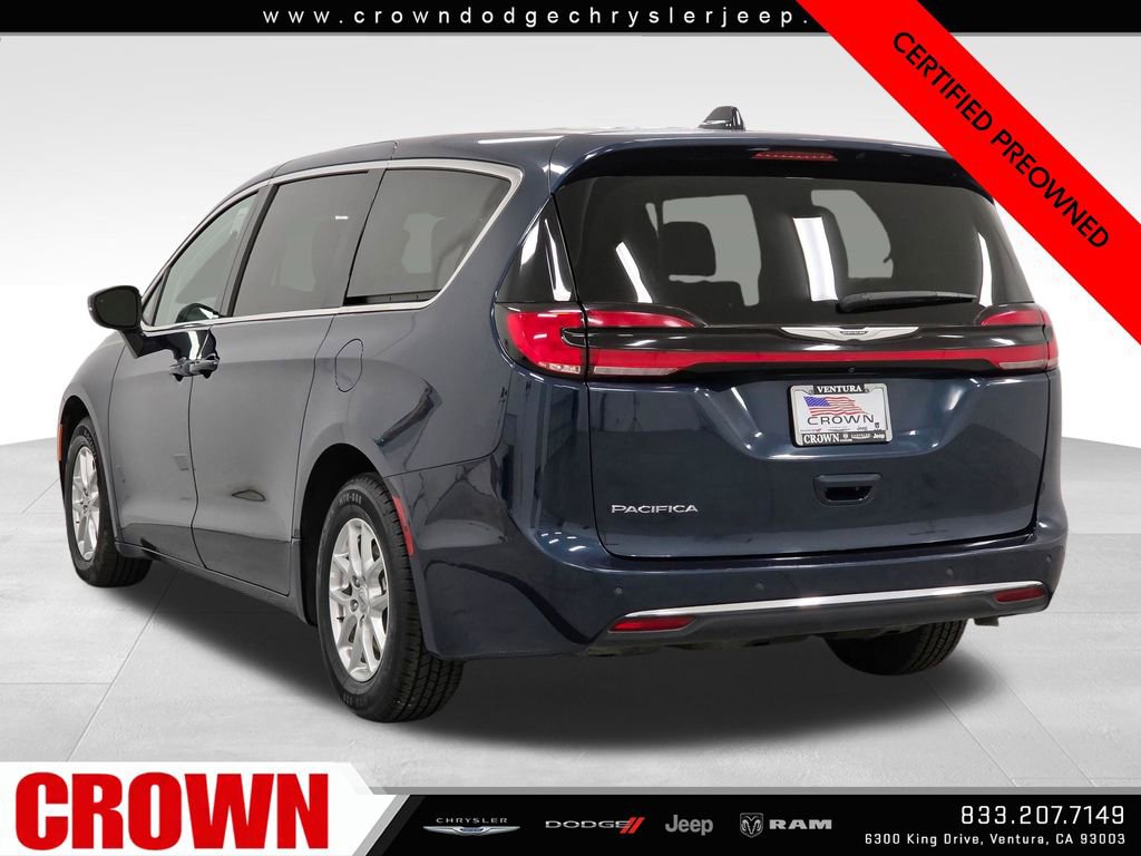 Certified 2023 Chrysler Pacifica Touring-L image 5