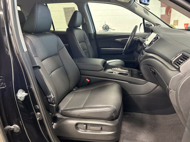 Certified 2025 Honda Ridgeline RTL image 14