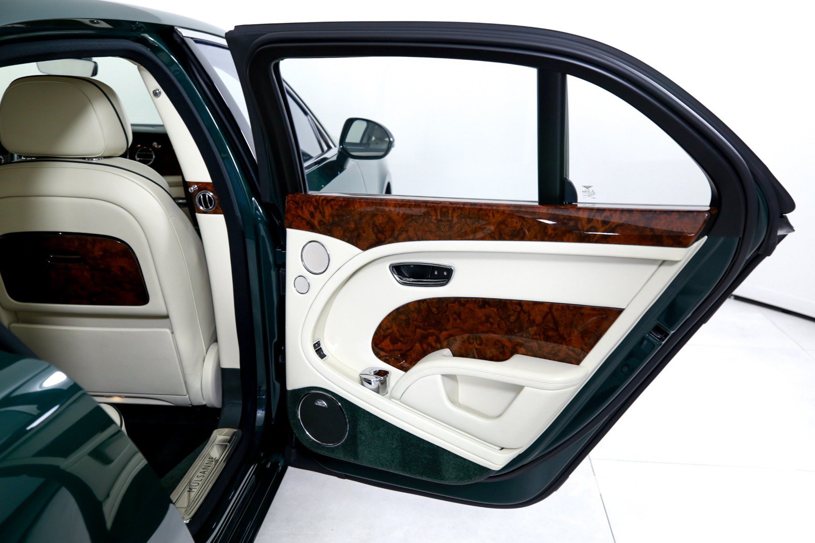 Used 2020 Bentley Mulsanne RWD image 25