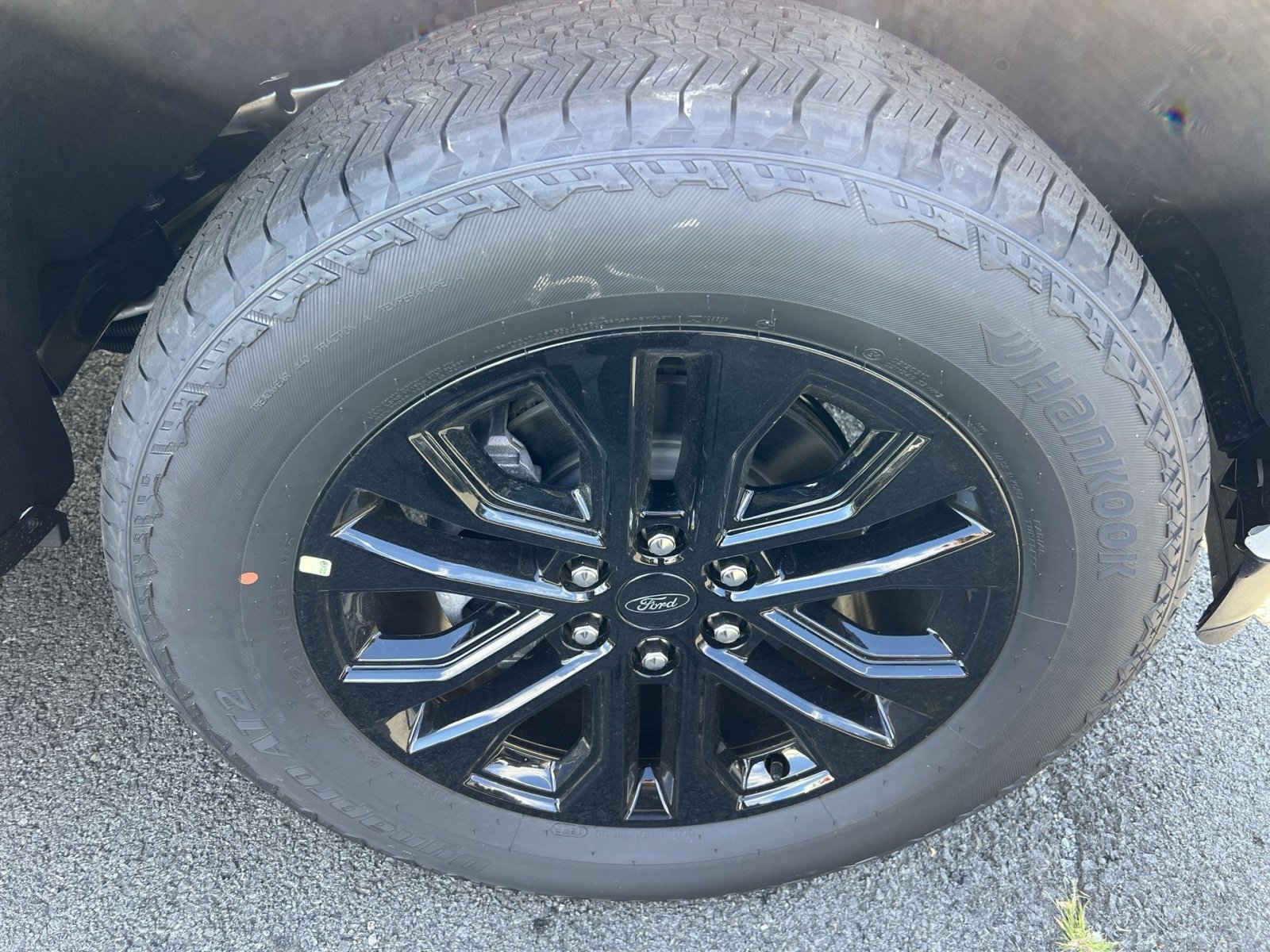 New 2025 Ford F150 Lariat w/ Equipment Group 501A Mid image 12