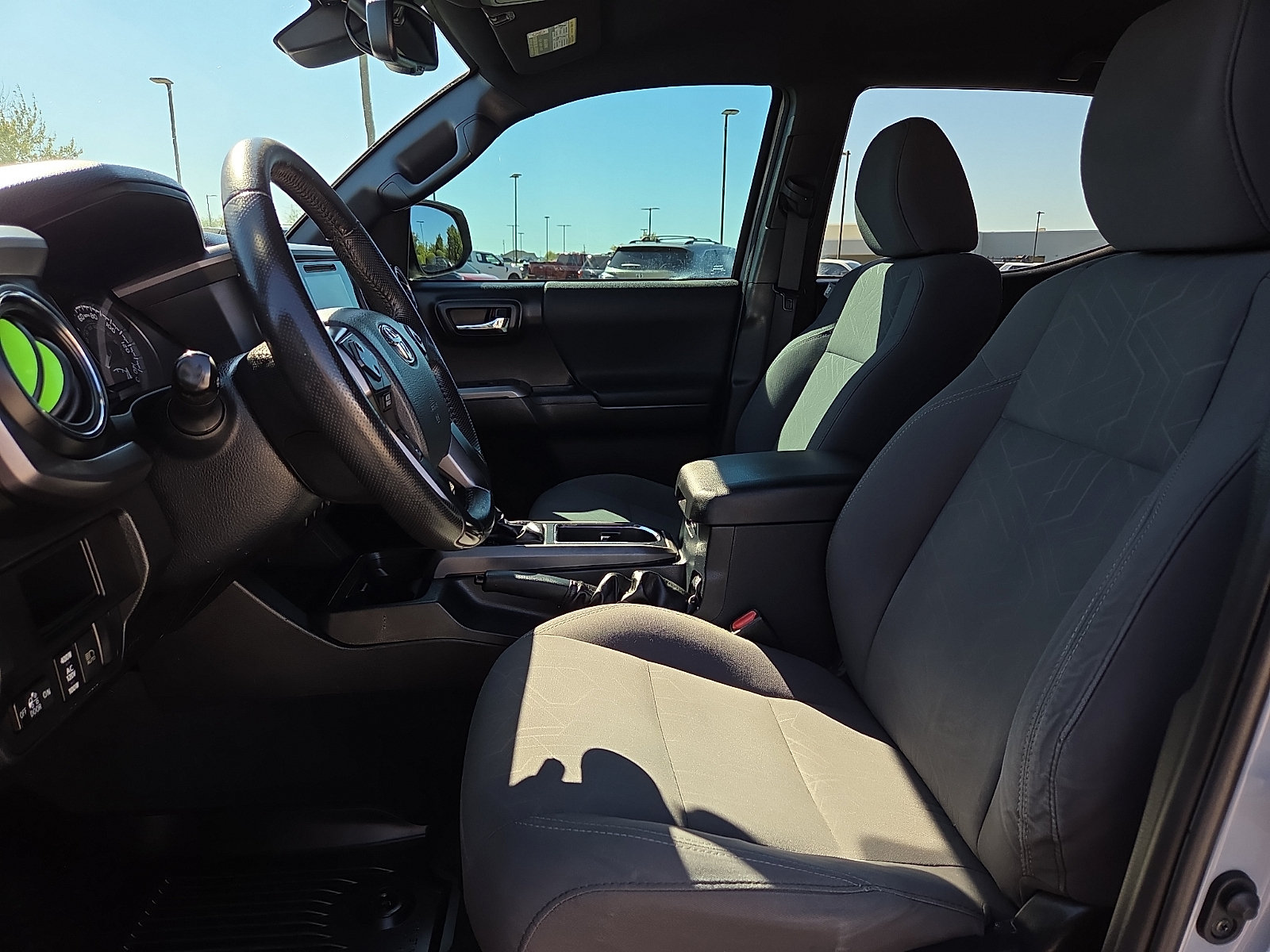 Used 2019 Toyota Tacoma TRD Sport AWD/4WD image 15