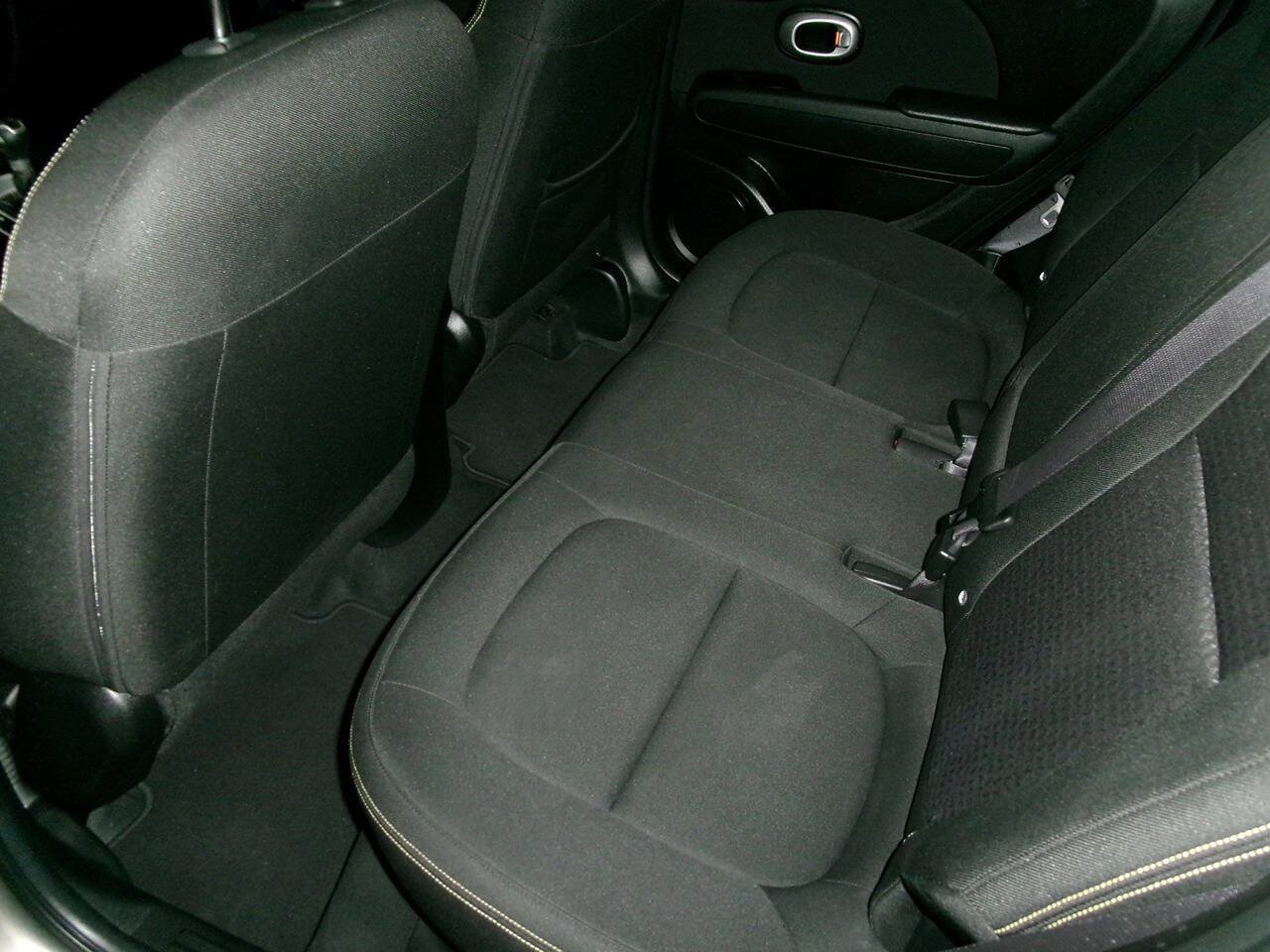 Used 2014 Kia Soul + FWD image 16