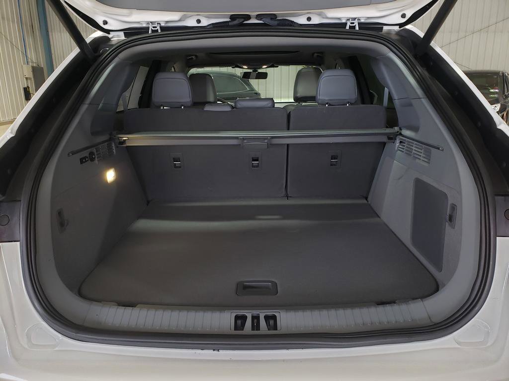 Used 2023 Lincoln Nautilus Reserve w/ Equipment Group 201A image 5