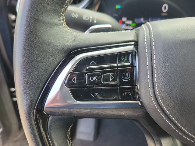 Used 2023 Jeep Grand Cherokee Overland w/ Advanced Protech Group III image 22