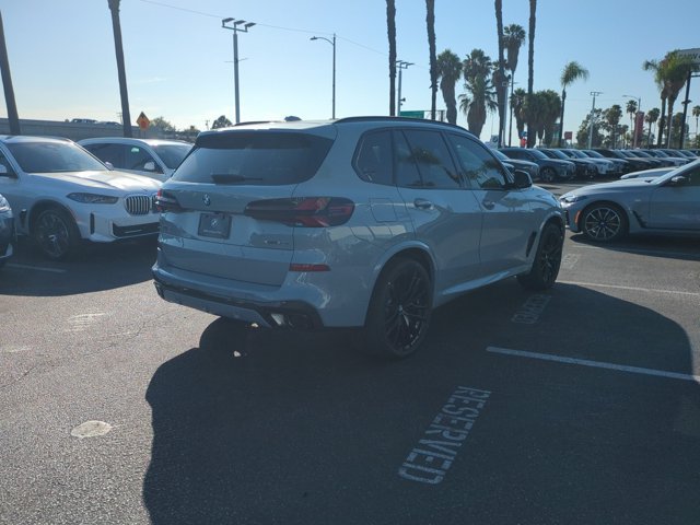 New 2026 BMW X5 xDrive40i w/ M Sport Package AWD/4WD image 2