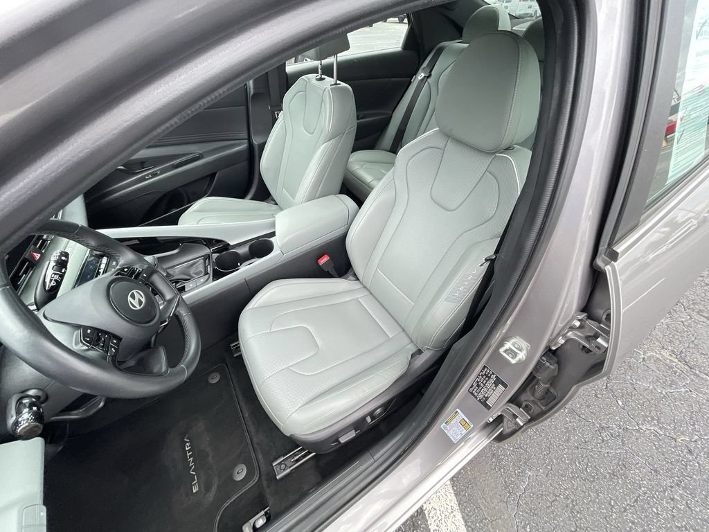 Used 2024 Hyundai Elantra Limited FWD image 20