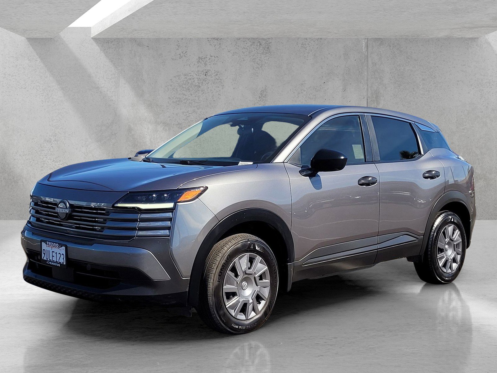 Used 2025 Nissan Kicks S image 8