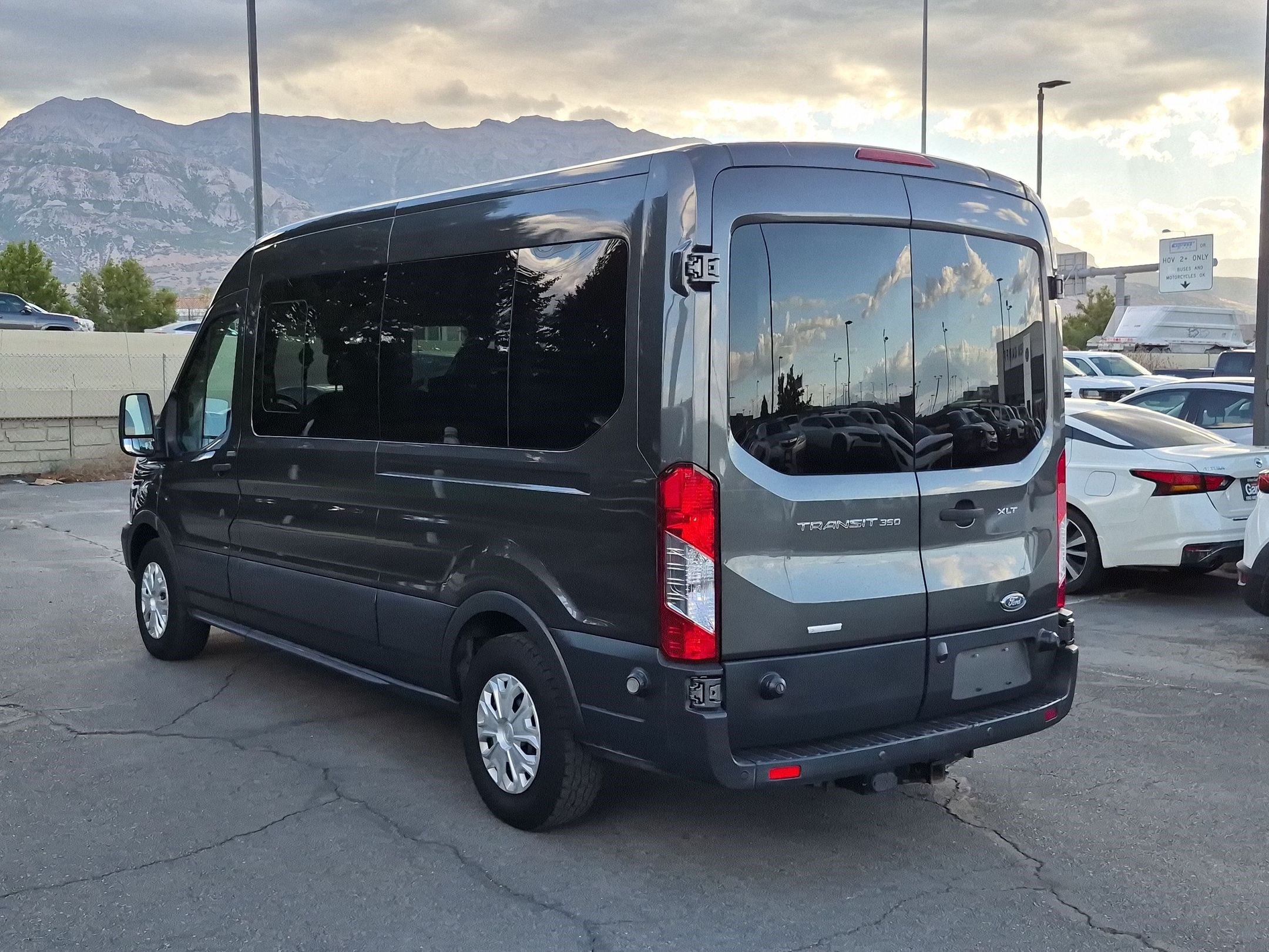 Used 2016 Ford Transit 350 XLT RWD image 8