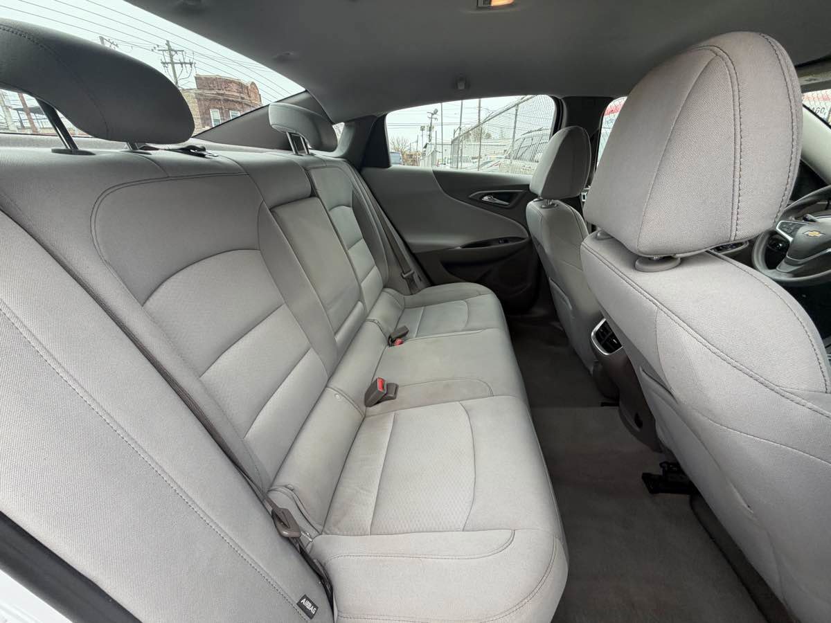 Used 2022 Chevrolet Malibu LT FWD image 27
