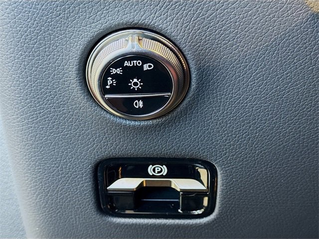 Certified 2025 Mercedes-Benz GLC 300 4MATIC image 10