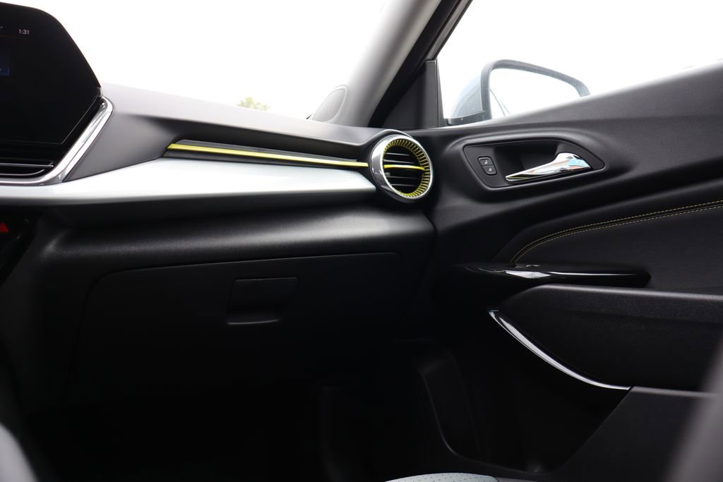 New 2025 Chevrolet Trax LT w/ Driver Confidence Package image 35