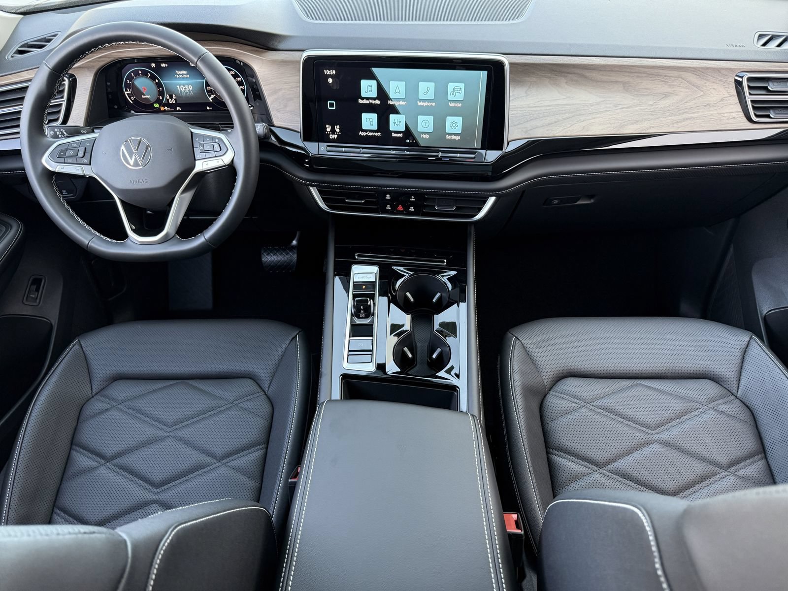 New 2026 Volkswagen Atlas SE FWD image 11