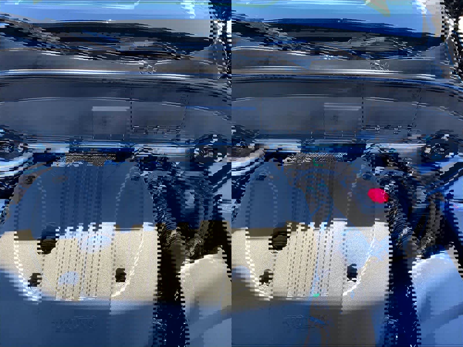 Used 2025 Volvo XC90 B5 Core w/ Protection Package Premier image 13