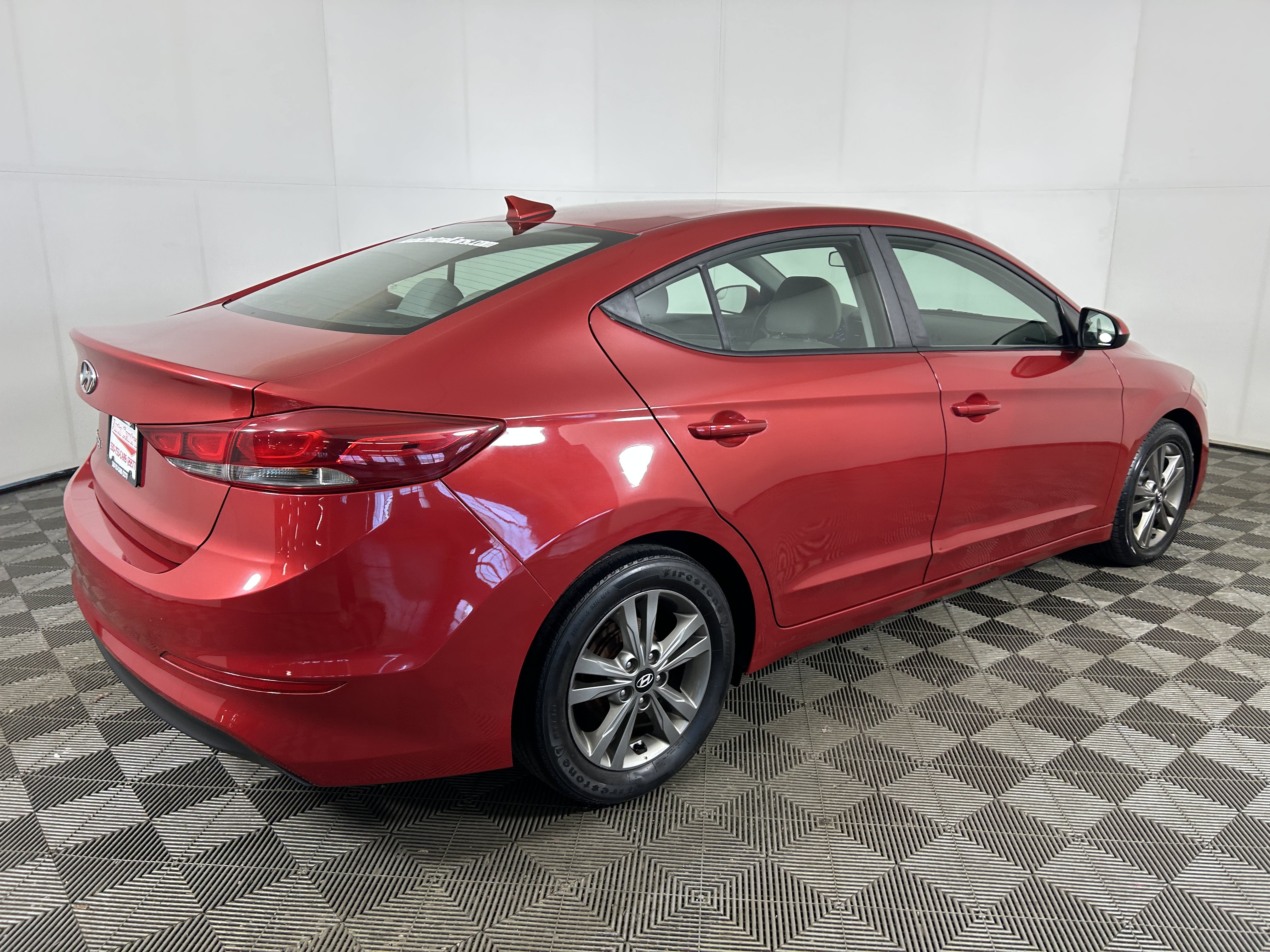 Used 2017 Hyundai Elantra SE FWD image 4