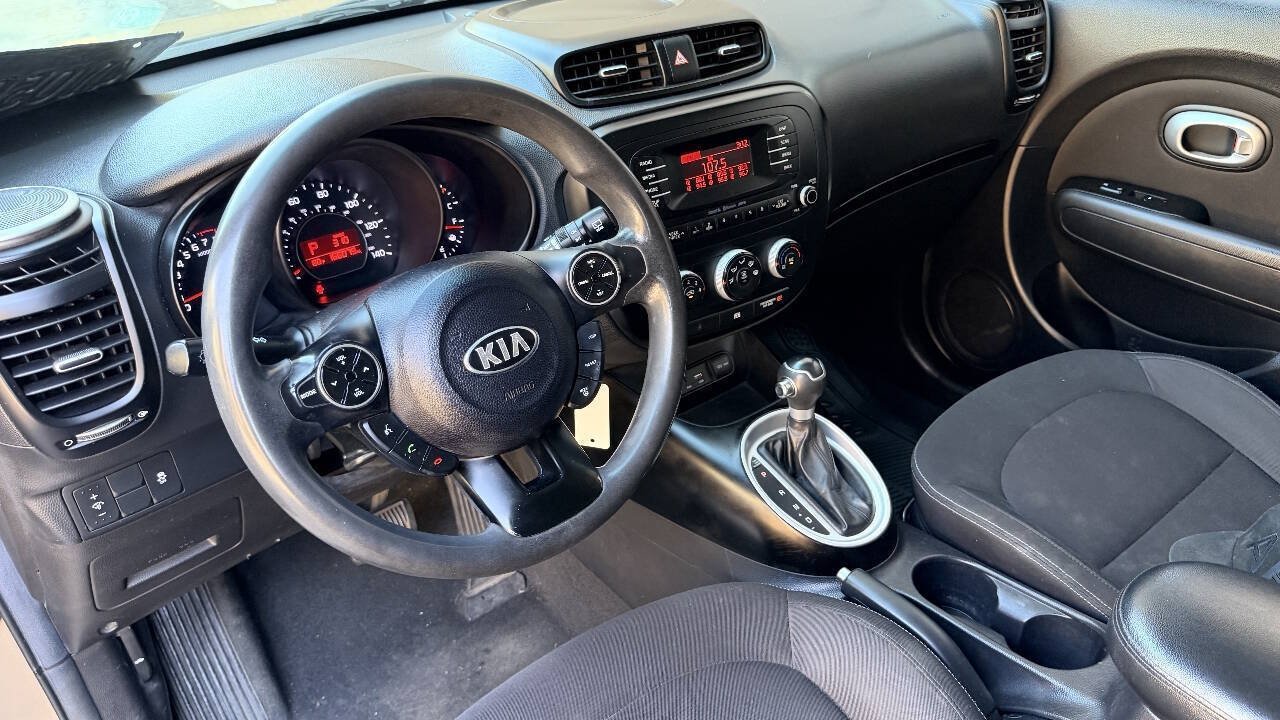 Used 2015 Kia Soul FWD image 12