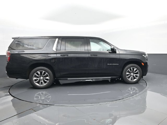 Used 2023 Chevrolet Suburban LT AWD/4WD image 4