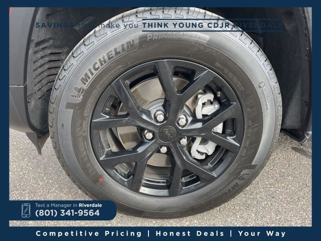 Used 2025 Jeep Grand Cherokee L Altitude image 9