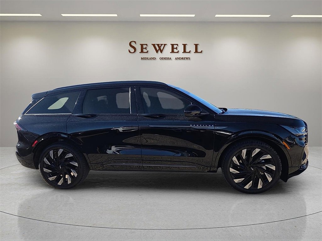 Certified 2025 Lincoln Nautilus Reserve w/ Jet Appearance Package image 5