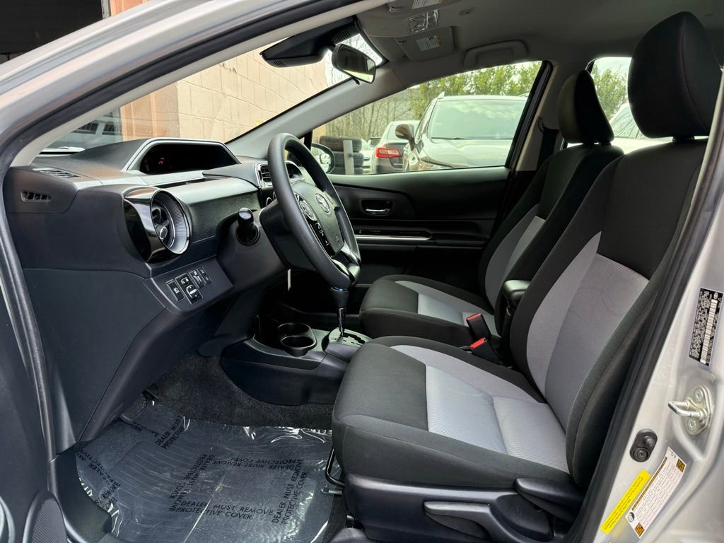 Used 2018 Toyota Prius C Two image 9