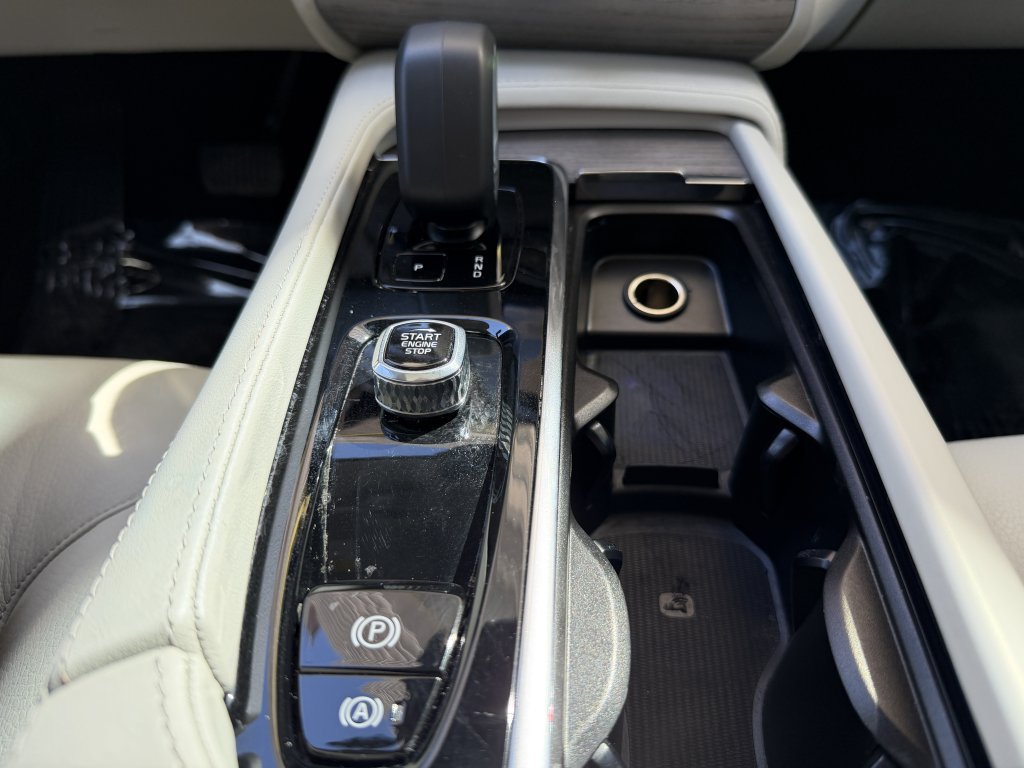 Used 2024 Volvo XC90 B6 Plus w/ Protection Package AWD/4WD image 26