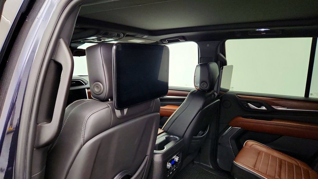 Used 2023 GMC Yukon Denali Ultimate image 22