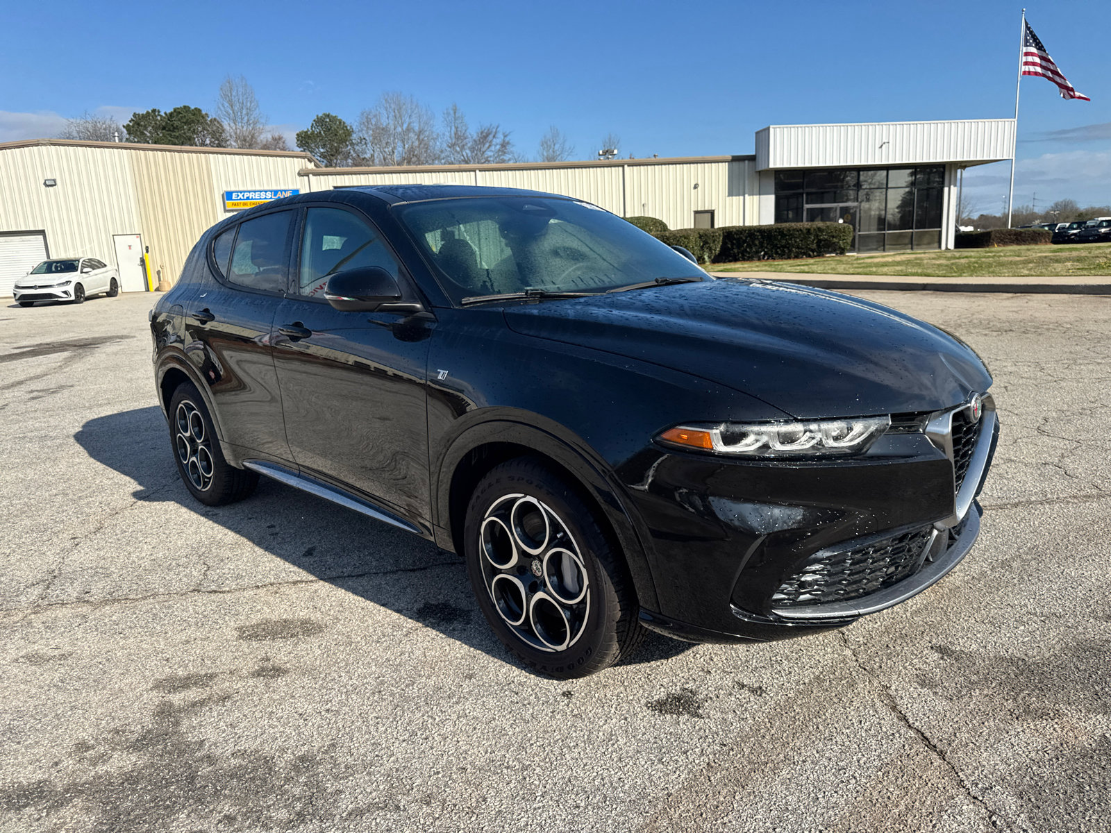 Used 2024 Alfa Romeo Tonale Ti w/ Premium Interior Package image 3