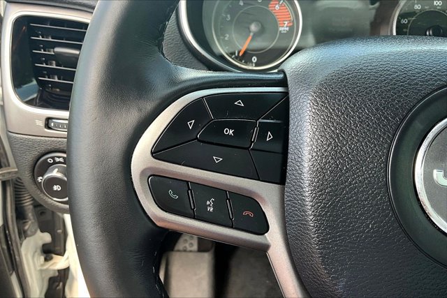 Used 2019 Jeep Cherokee Limited w/ Technology Group AWD/4WD image 11