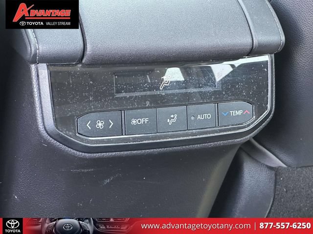 Certified 2021 Toyota Highlander XLE AWD/4WD image 15