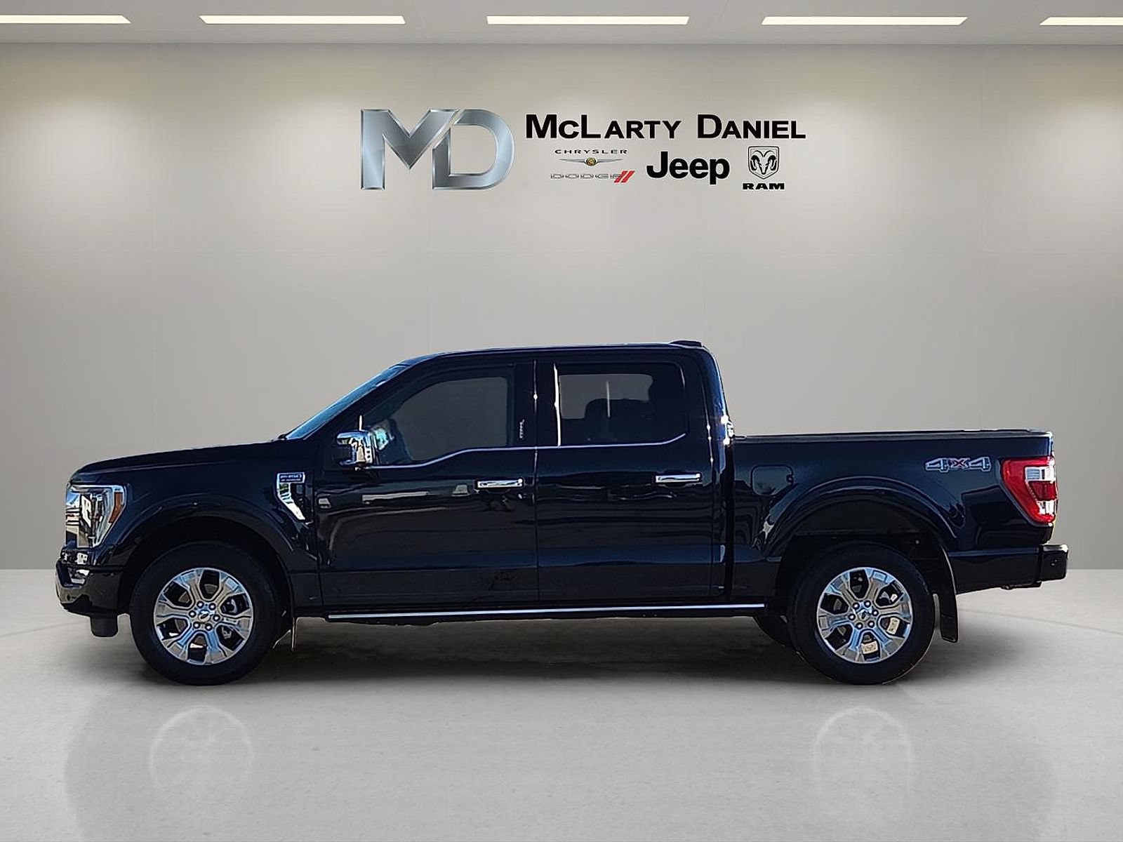 Used 2023 Ford F150 Platinum AWD/4WD image 3
