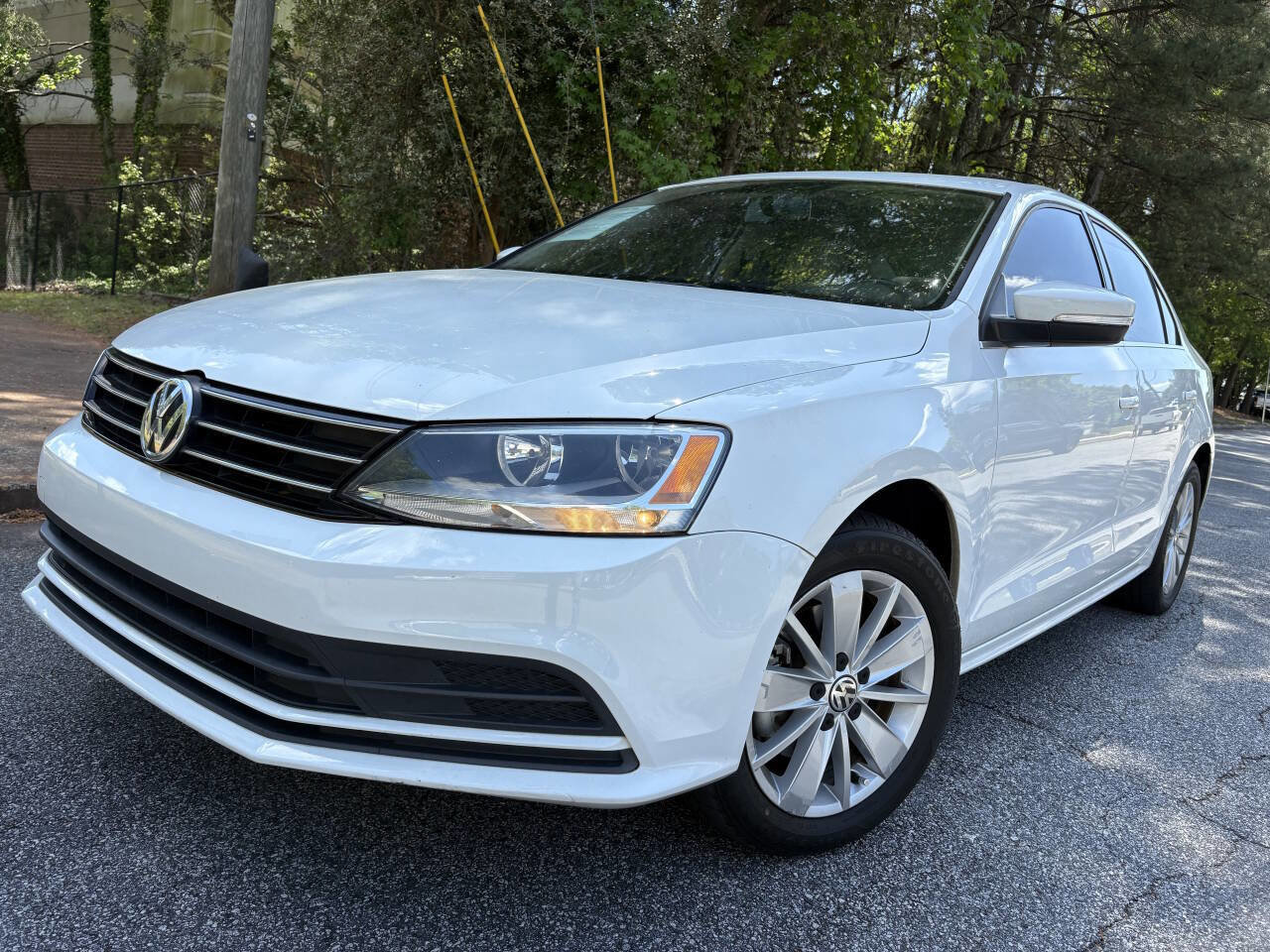 Used 2015 Volkswagen Jetta SE FWD image 1