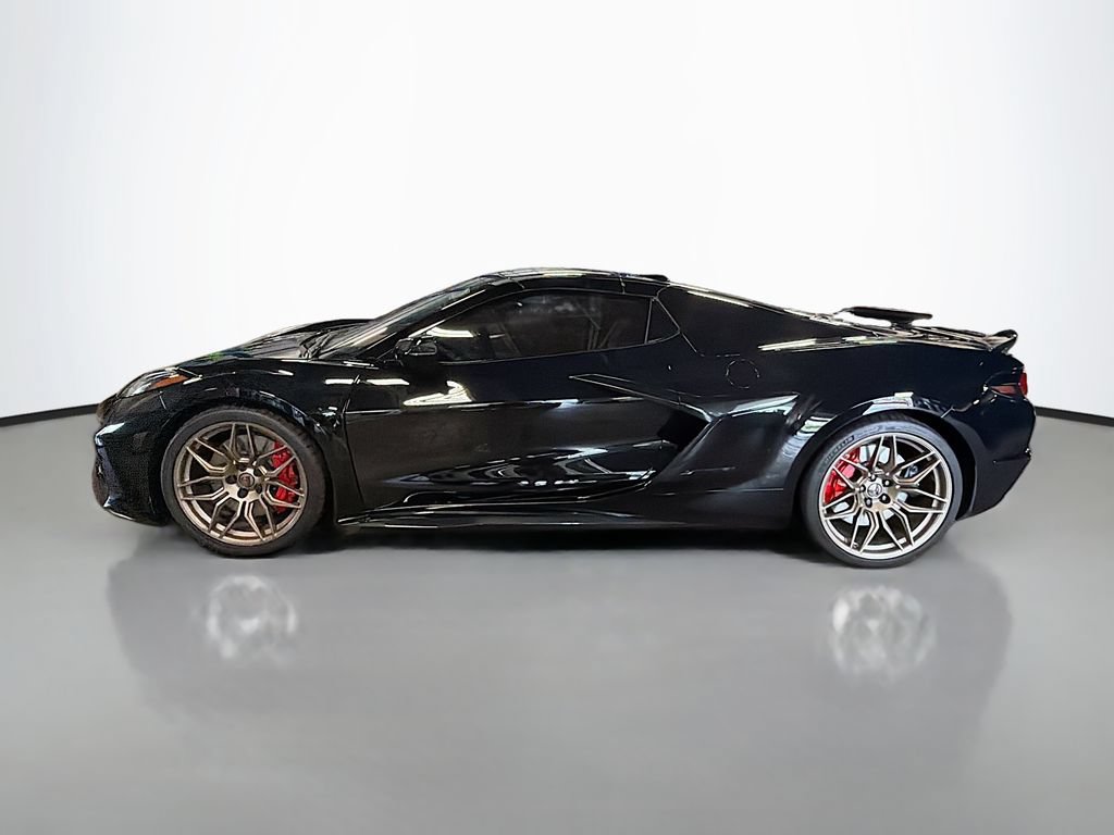 Used 2024 Chevrolet Corvette Z06 RWD image 4