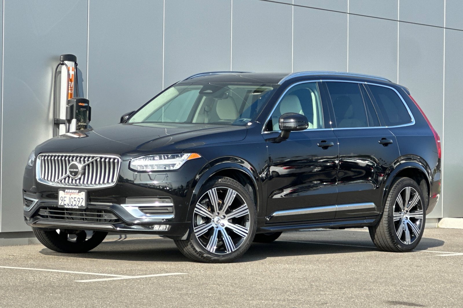 Used 2023 Volvo XC90 B6 Ultimate w/ Lounge Package