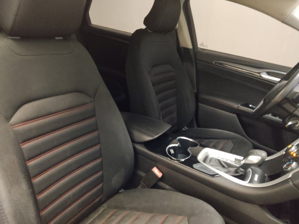 Used 2015 Ford Fusion SE w/ Equipment Group 201A image 21