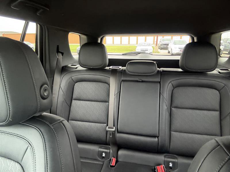 Used 2025 Chevrolet Equinox LT w/ Convenience Package II image 28