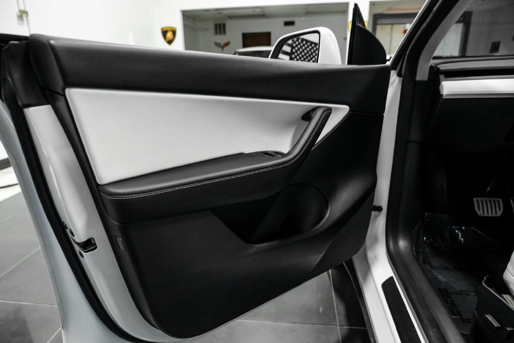 Used 2022 Tesla Model Y Performance AWD/4WD image 36