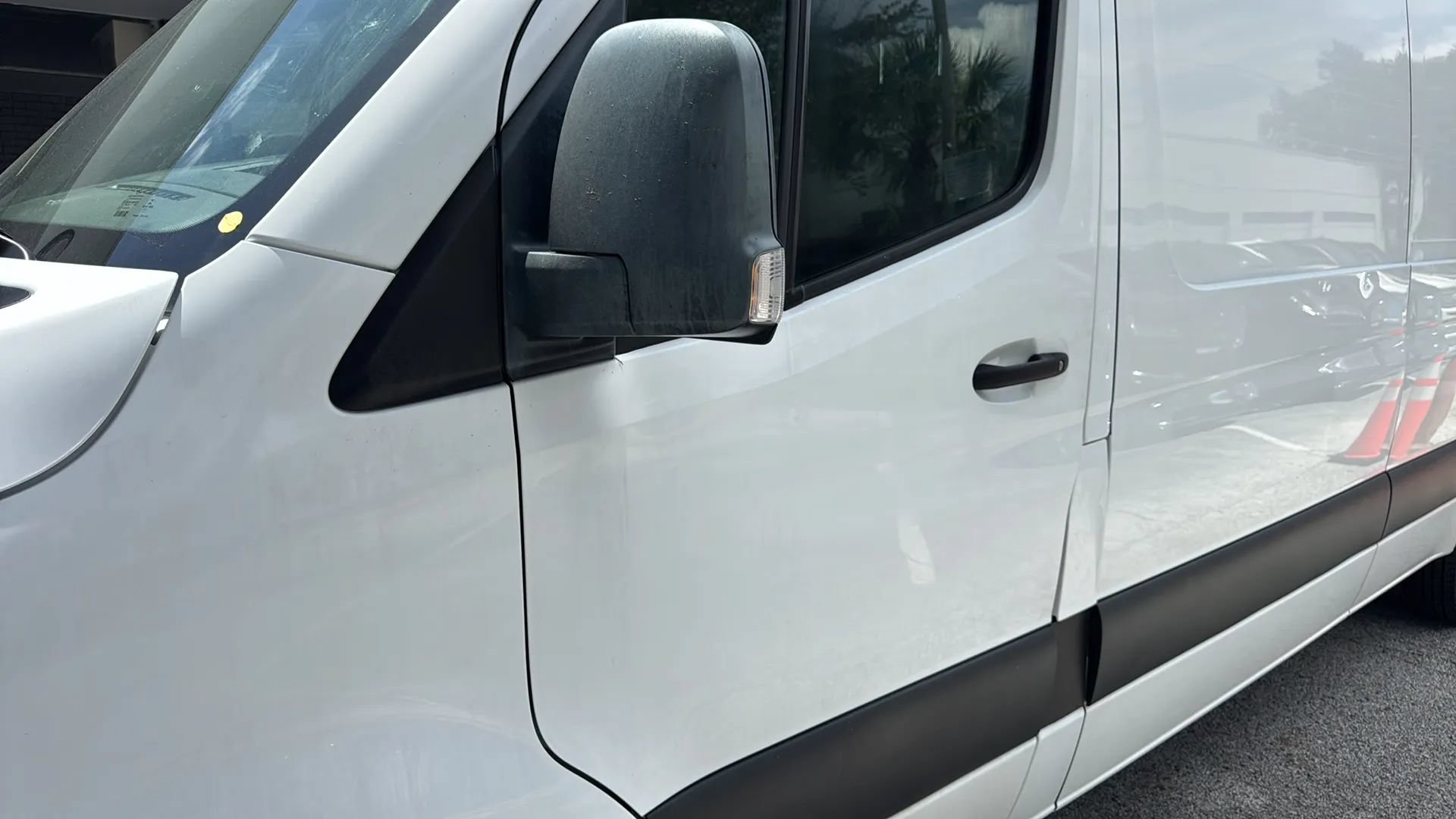 Used 2021 Freightliner Sprinter 2500 RWD image 34