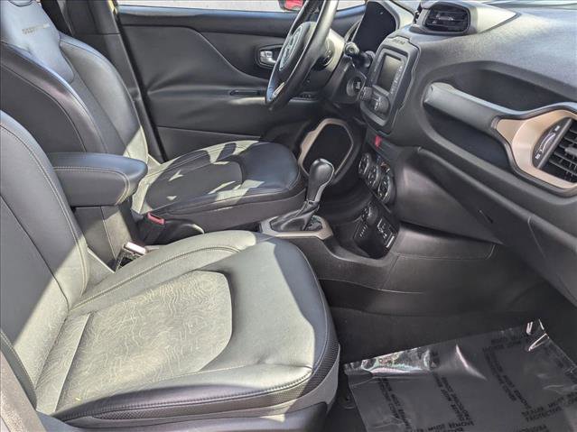Used 2017 Jeep Renegade Trailhawk AWD/4WD image 19