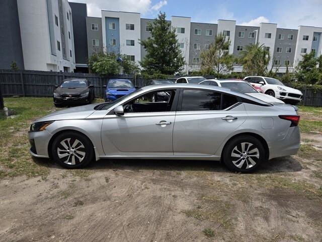 Used 2023 Nissan Altima 2.5 S FWD image 4