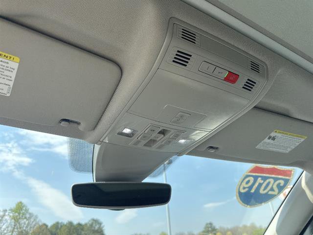 Used 2019 Volkswagen Tiguan SEL Premium w/ 3rd Row Seat Package image 13