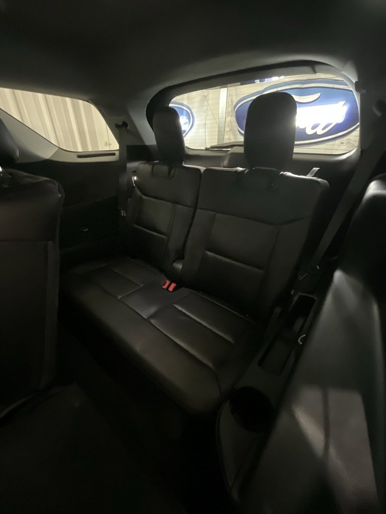 Used 2024 Ford Explorer XLT w/ Equipment Group 202A image 12