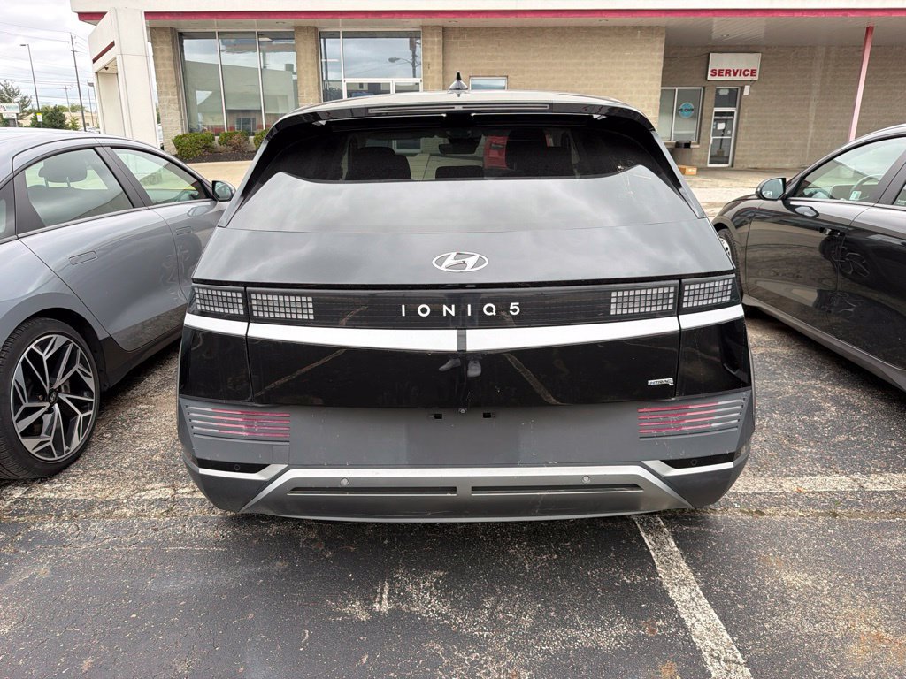 Used 2023 Hyundai Ioniq 5 SE w/ Cargo Package AWD/4WD image 3