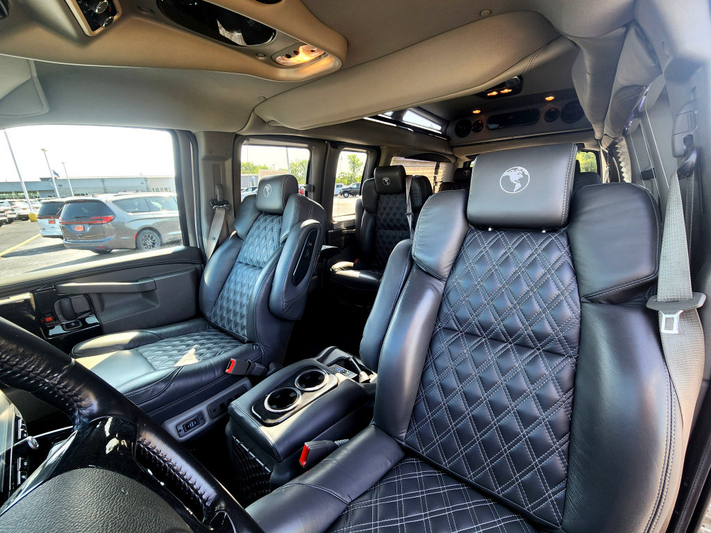 Used 2022 GMC Savana 2500 w/ Enhanced Convenience Package RWD image 3