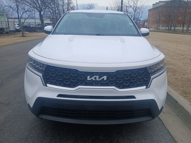 Certified 2023 Kia Sorento LX image 3