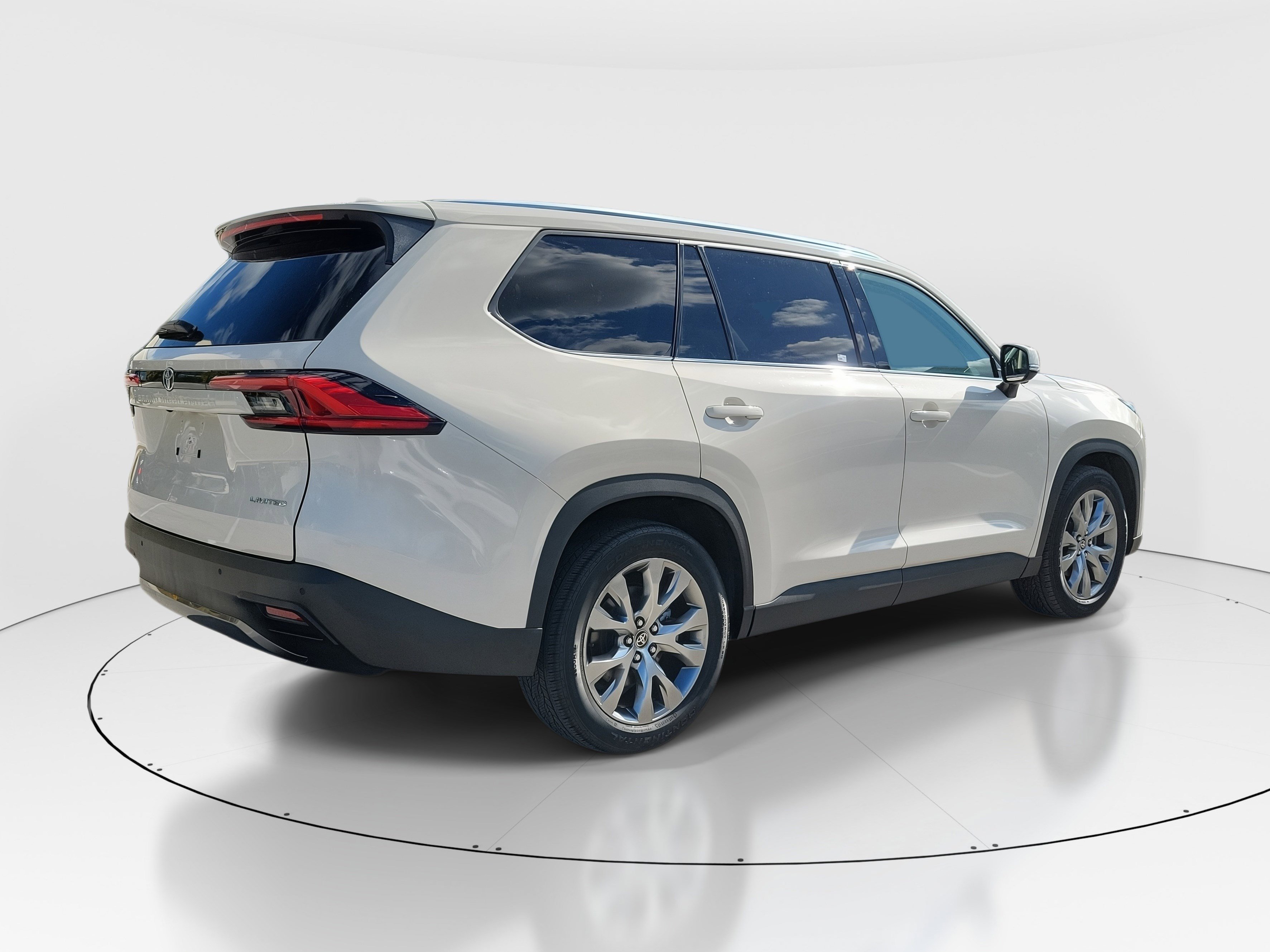 Used 2024 Toyota Grand Highlander Limited FWD image 3