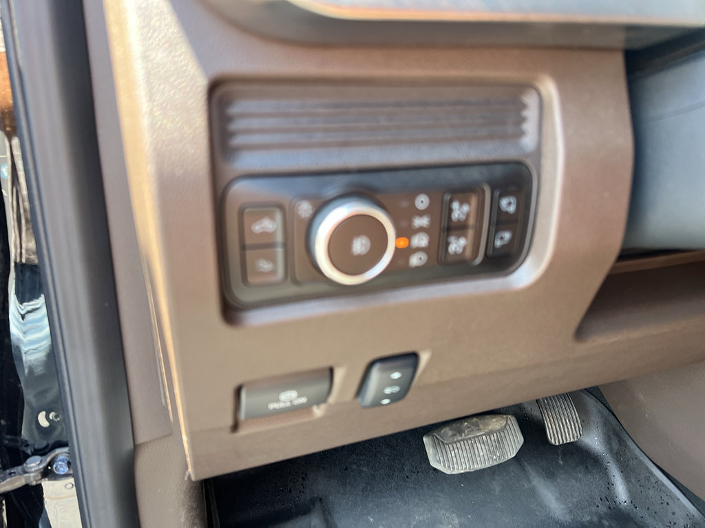 Used 2025 Ford F250 King Ranch w/ Chrome Package AWD/4WD image 23