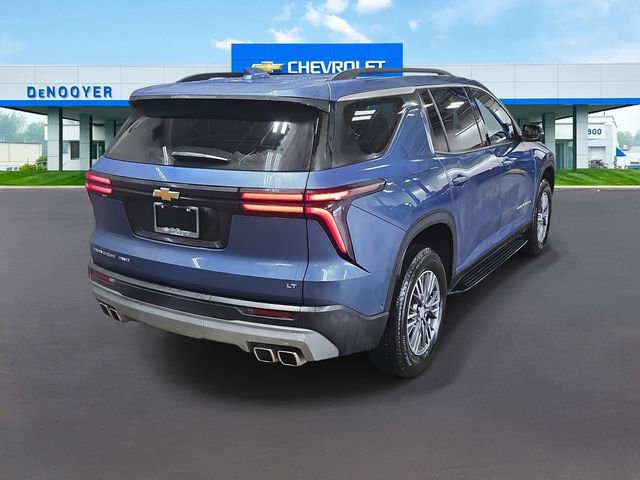 Used 2024 Chevrolet Traverse LT w/ Enhanced Driving Package image 9